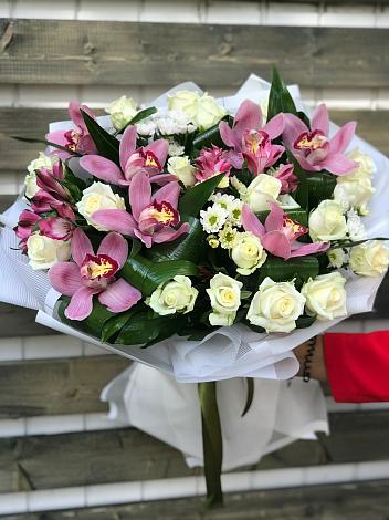 Букет цветов из: Розы и Хризантемы в Гергебиле