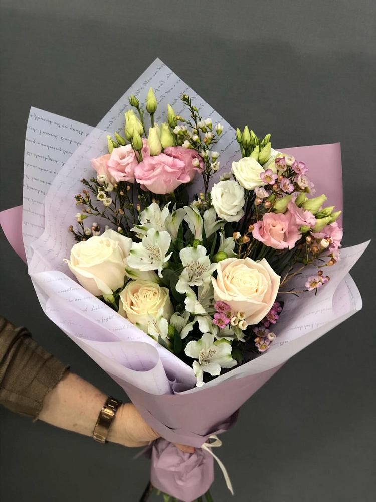 Букет цветов из: Альстромерии, Розы и Лизиантусы в Гергебиле