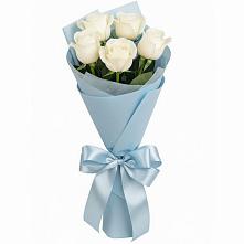 Букет 5 Белых роз Проуд в Гергебиле