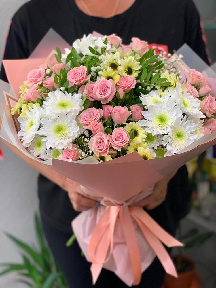 Букет цветов из: Розы и Хризантемы в Гергебиле