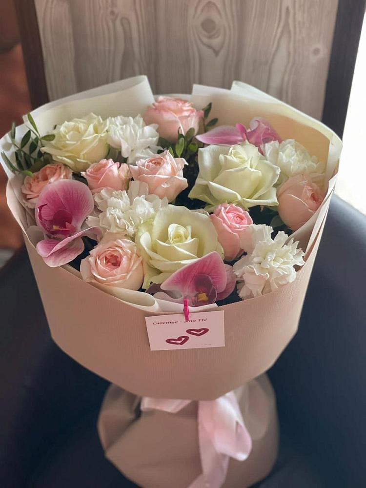 Букет цветов из: Орхидеи, Розы и Гвоздики в Гергебиле