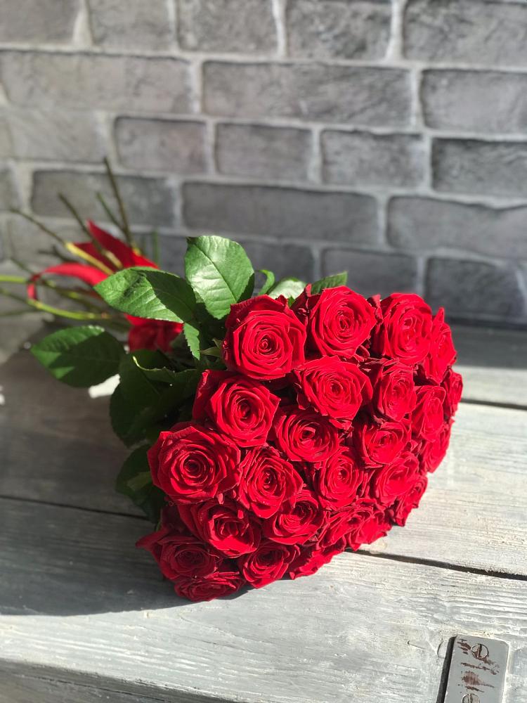 Букет Красные розы Фридом в Гергебиле