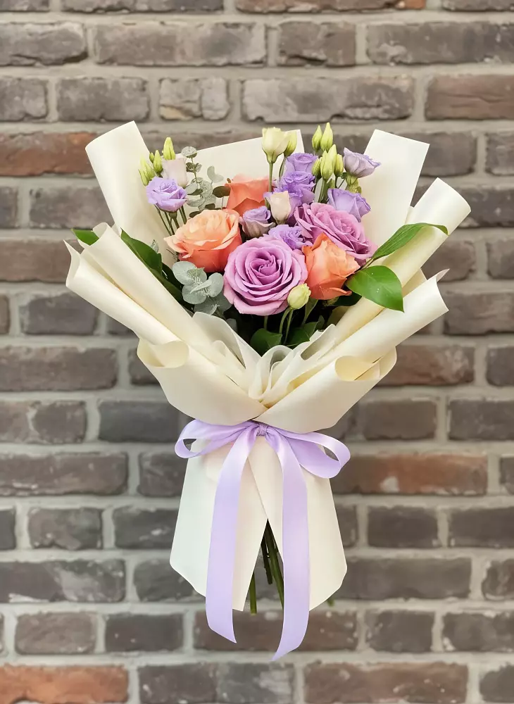 Букет цветов из: Лизиантусы и Розы в Гергебиле