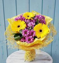 Букет цветов из:  Хризантемы и Герберы в Гергебиле