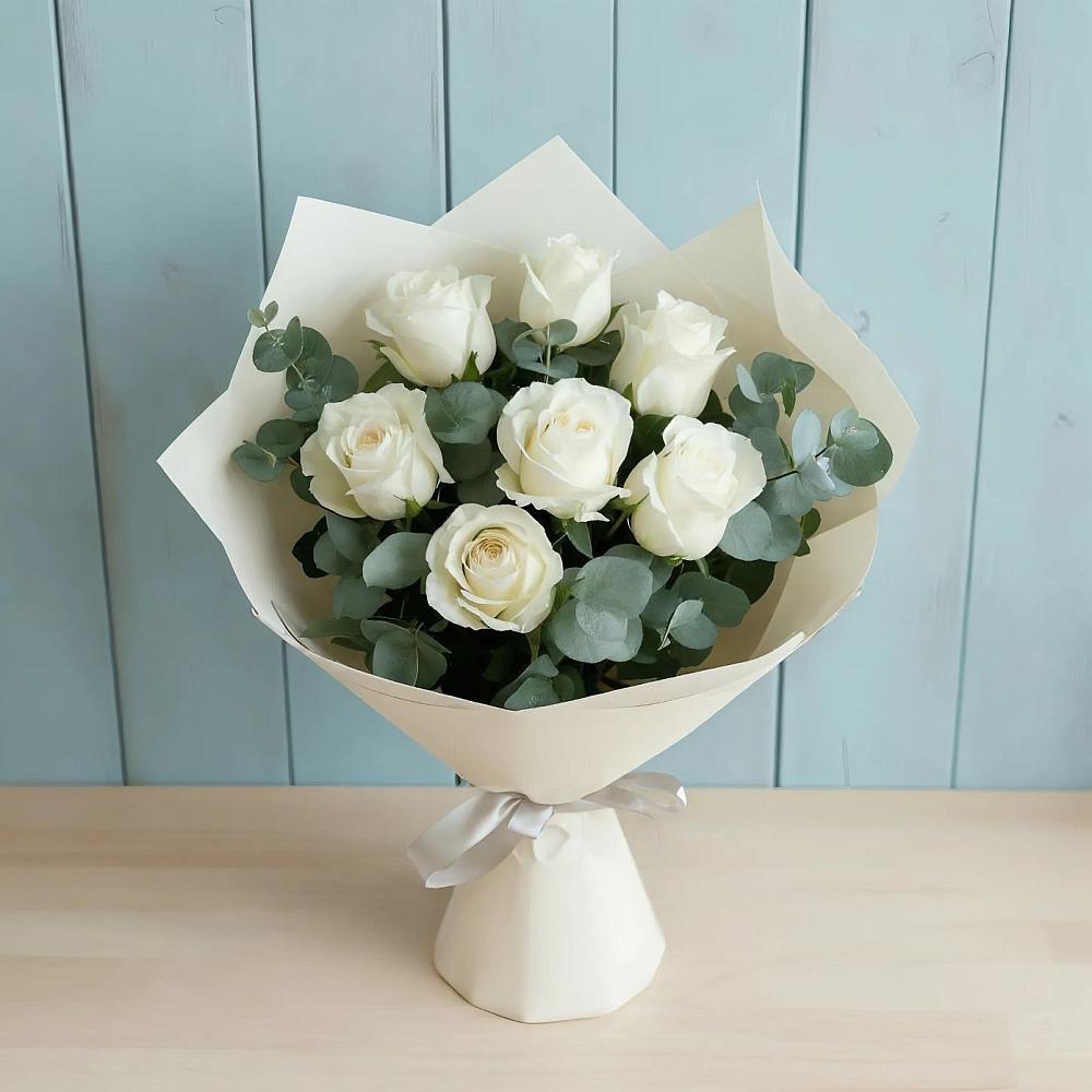 Букет Белые розы в Эвкалипте в Гергебиле