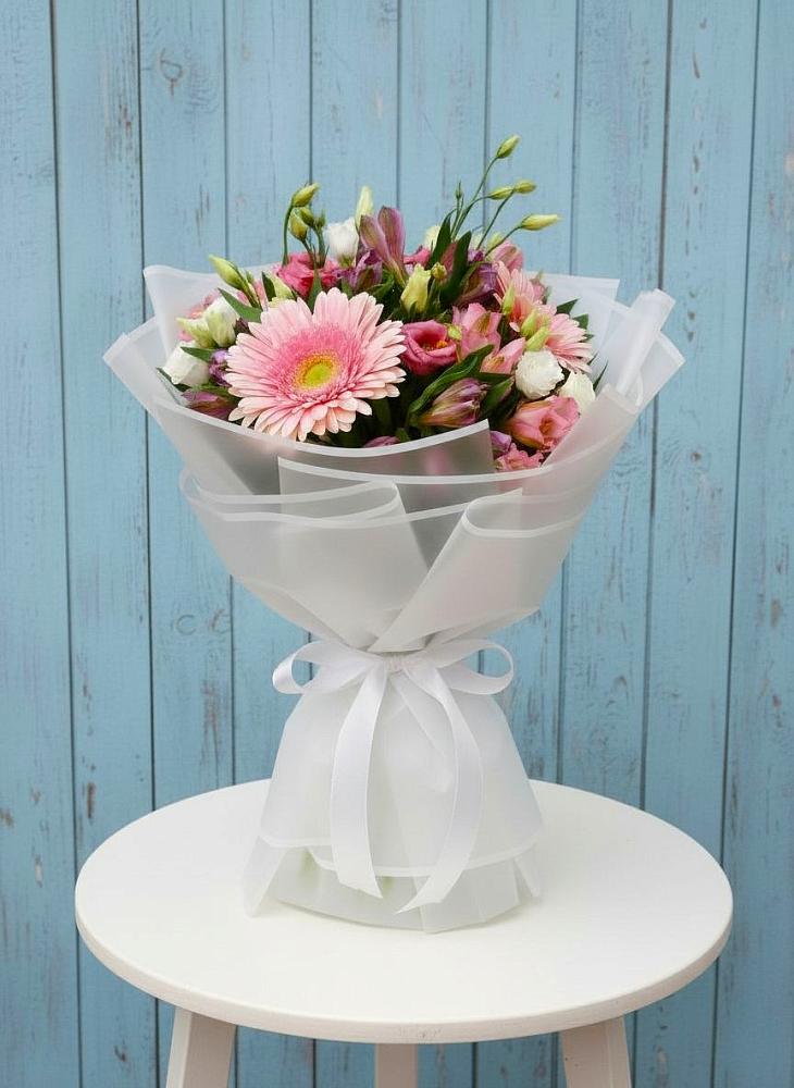 Букет цветов из: Герберы, Альстромерии и Лизиантусы в Гергебиле