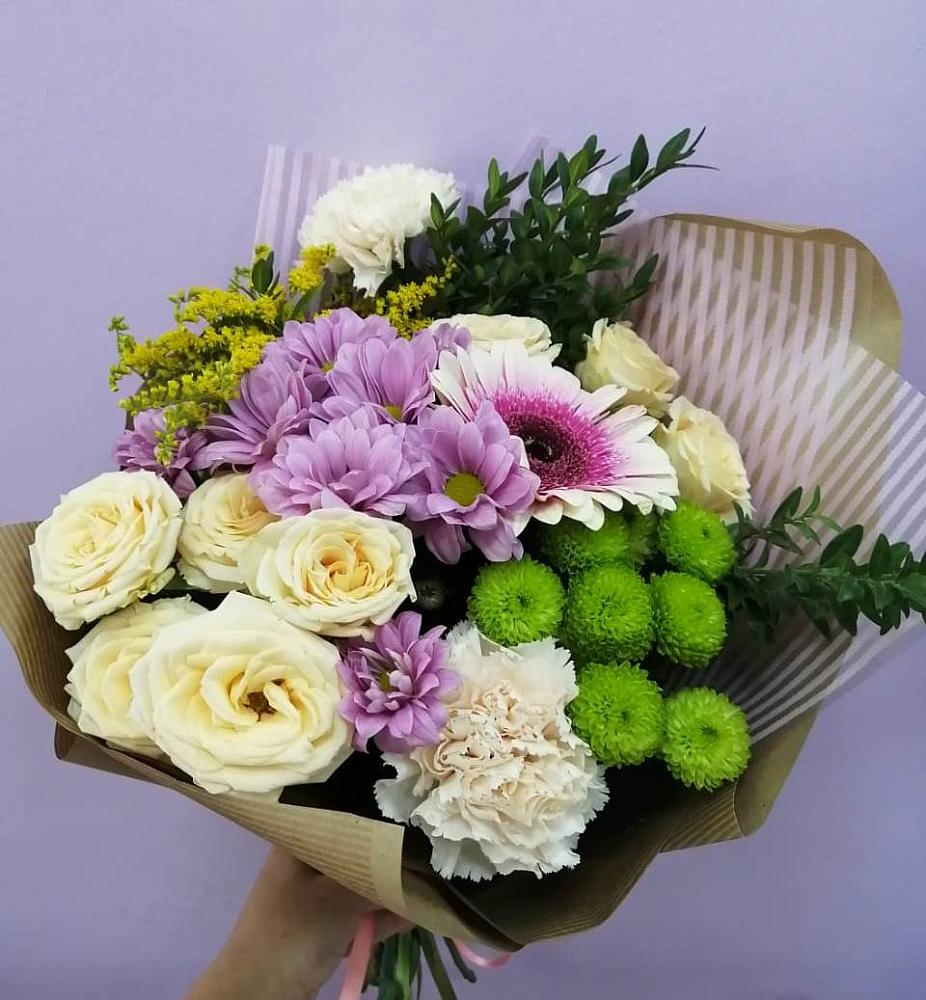 Букет цветов из: Хризантемы, Розы, Гвоздики и Герберы в Гергебиле