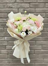 Букет цветов из:  Гвоздики, Розы, Лизиантусы и Хризантемы в Гергебиле