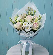 Букет цветов из:  Розы и Лизиантусы в Гергебиле
