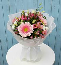 Букет цветов из:  Герберы, Альстромерии и Лизиантусы #REPLACE_PRED# Гергебиле