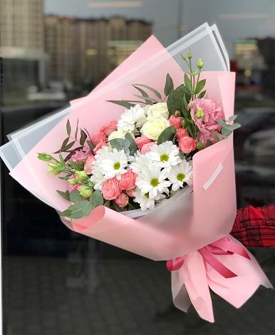 Букет цветов из: Розы, Лизиантусы и Хризантемы в Гергебиле